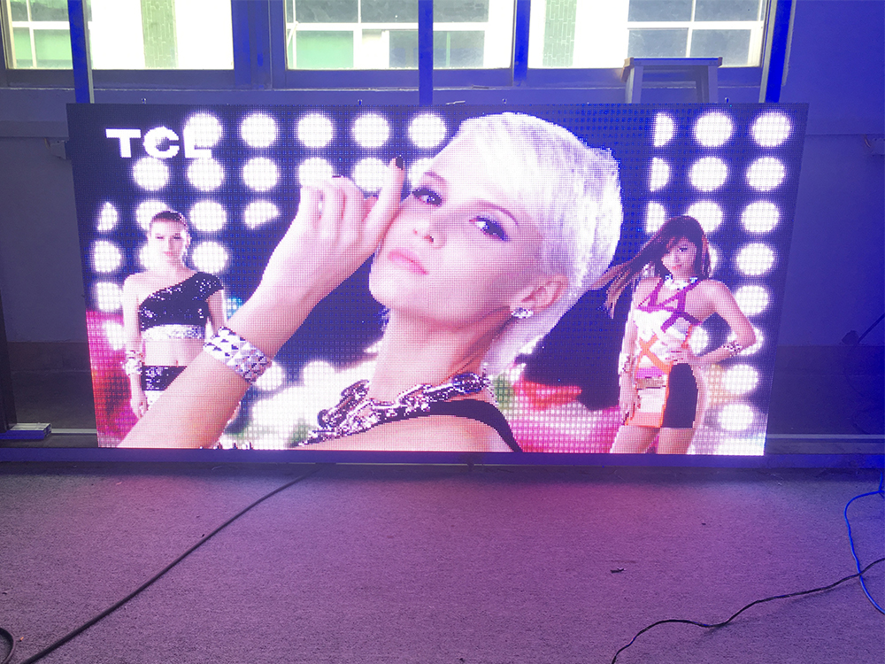 P5 Outdoor LED Screen, Magnesium Alloy Cabinet 960x960mm, 0.96x1.92m